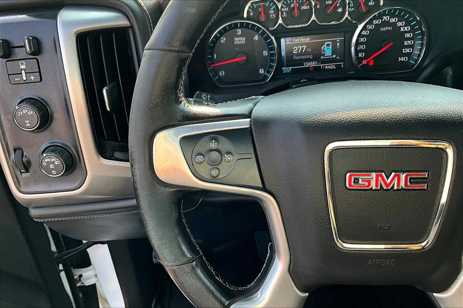 Thumbnail: 2018 GMC Sierra 2500 - 25