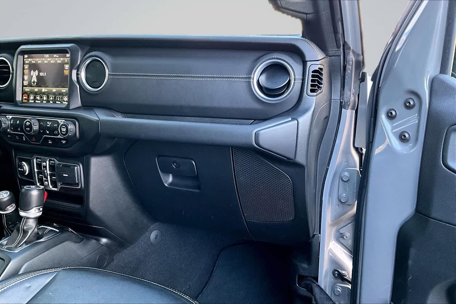 Thumbnail: 2023 Jeep Wrangler - 24