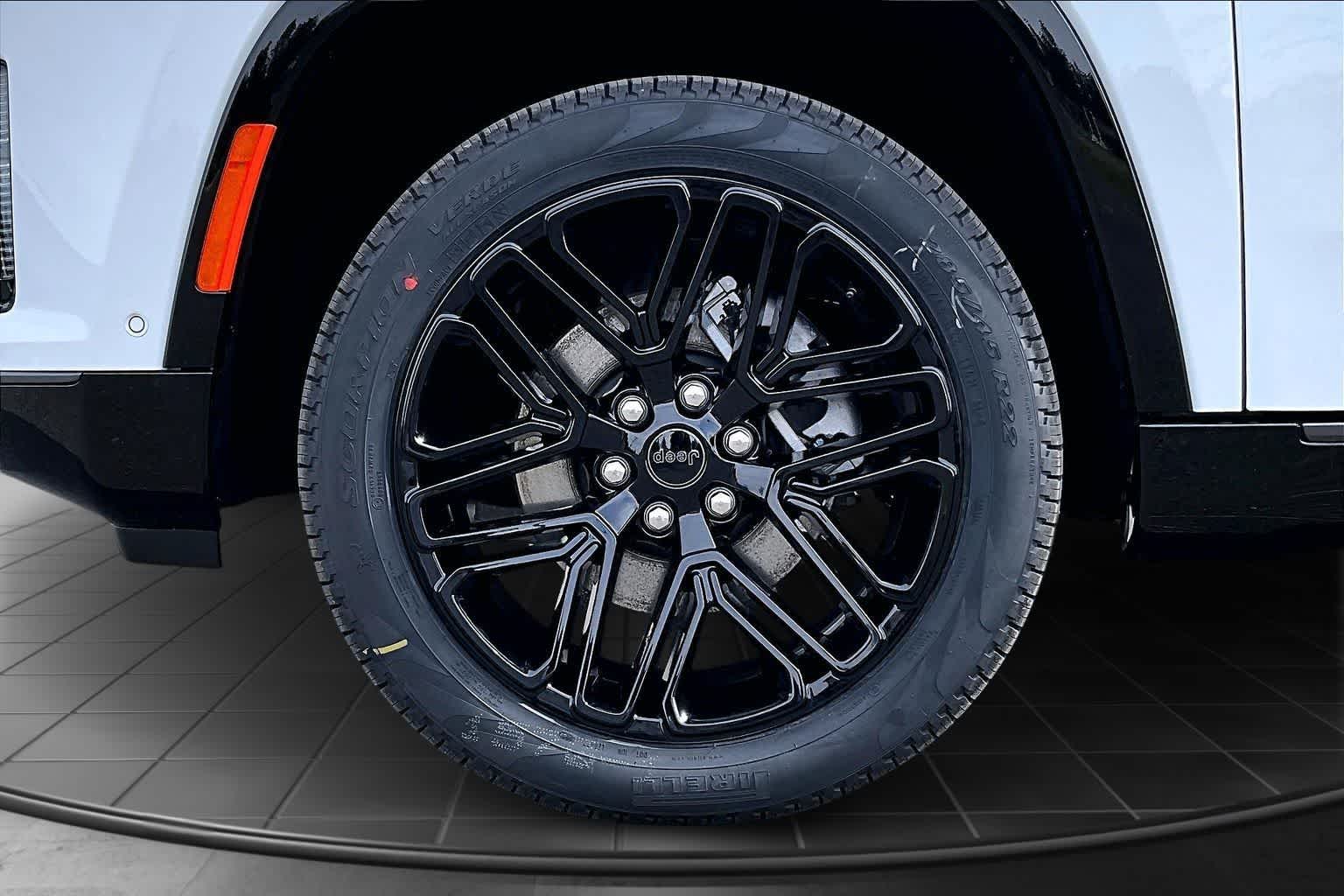 Thumbnail: 2026 Jeep Grand Wagoneer L - 8