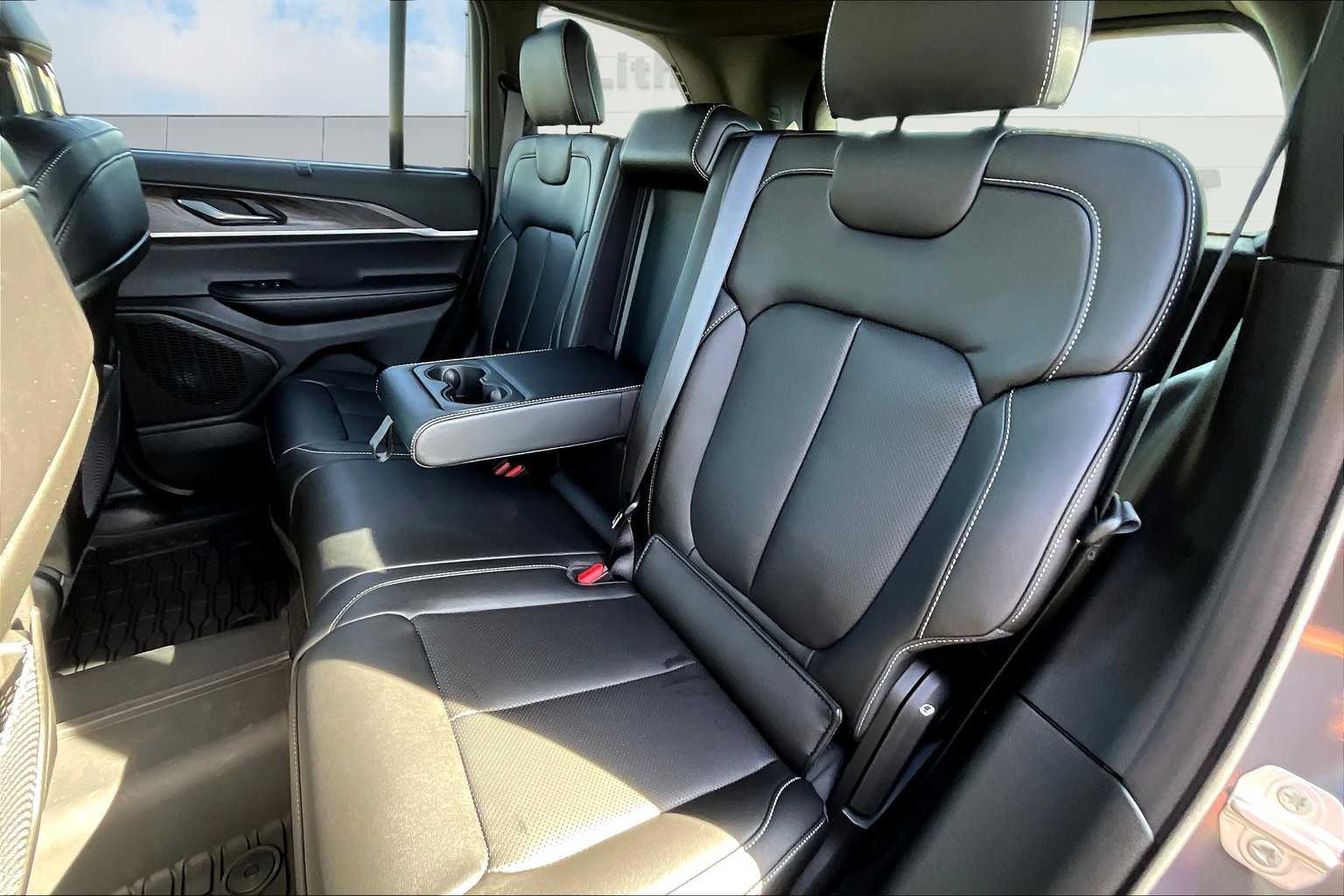 Thumbnail: 2025 Jeep Grand Cherokee - 13