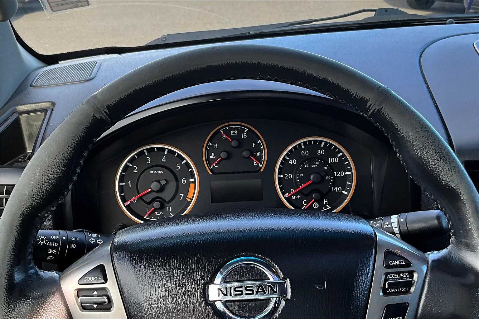 Thumbnail: 2014 Nissan Titan - 18