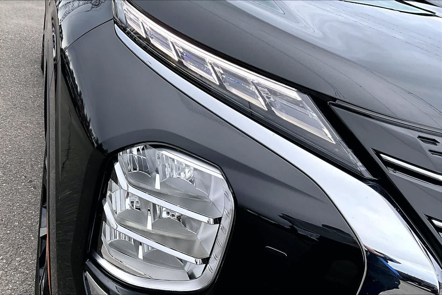 Thumbnail: 2023 Mitsubishi Outlander - 31