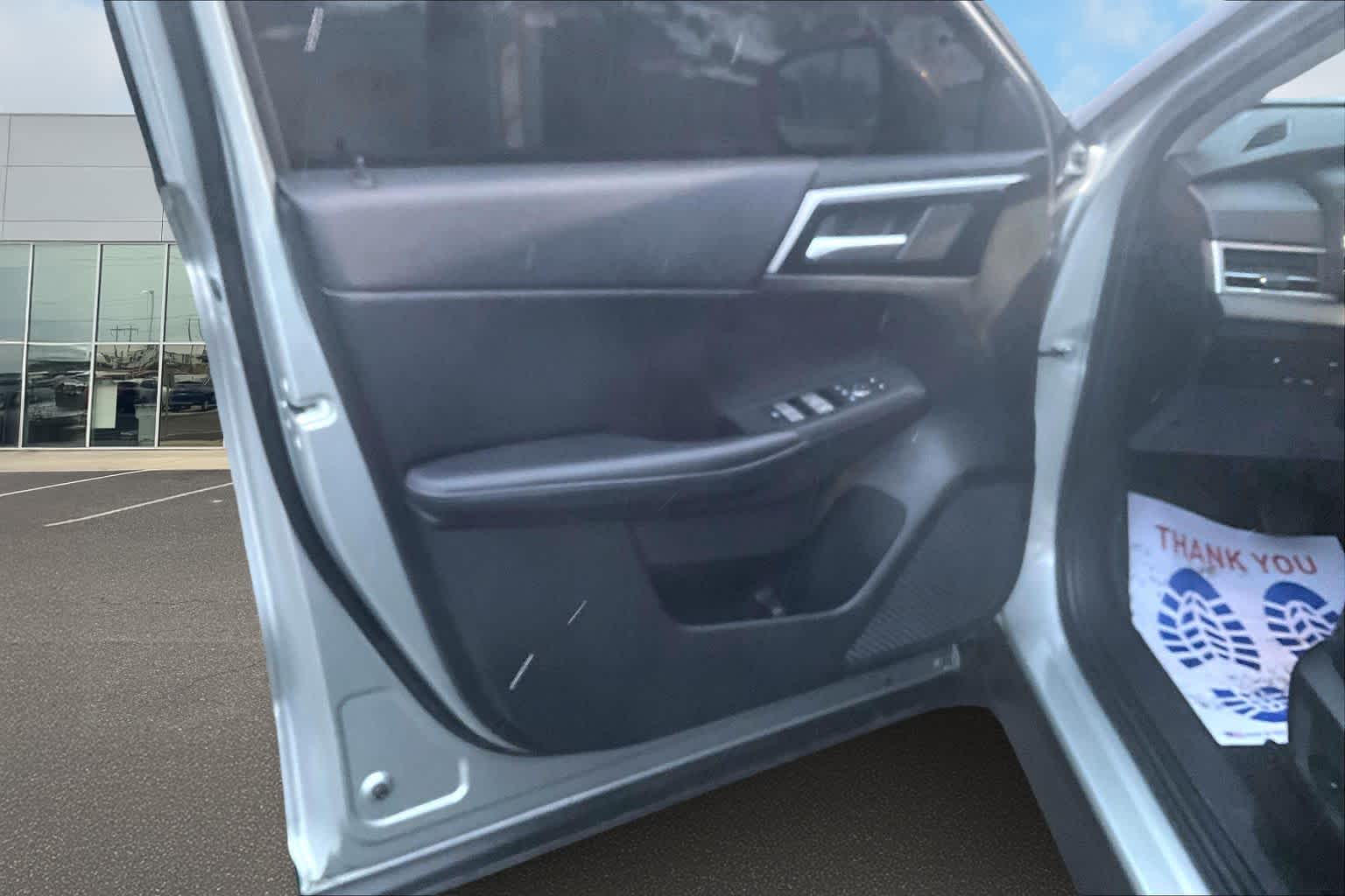 Thumbnail: 2023 Mitsubishi Outlander - 28