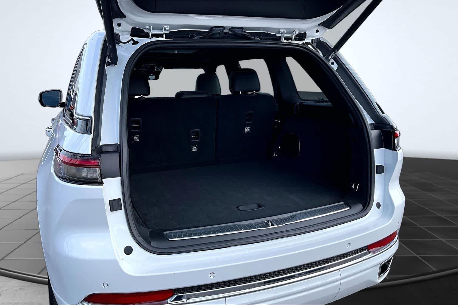 Thumbnail: 2022 Jeep Grand Cherokee - 18