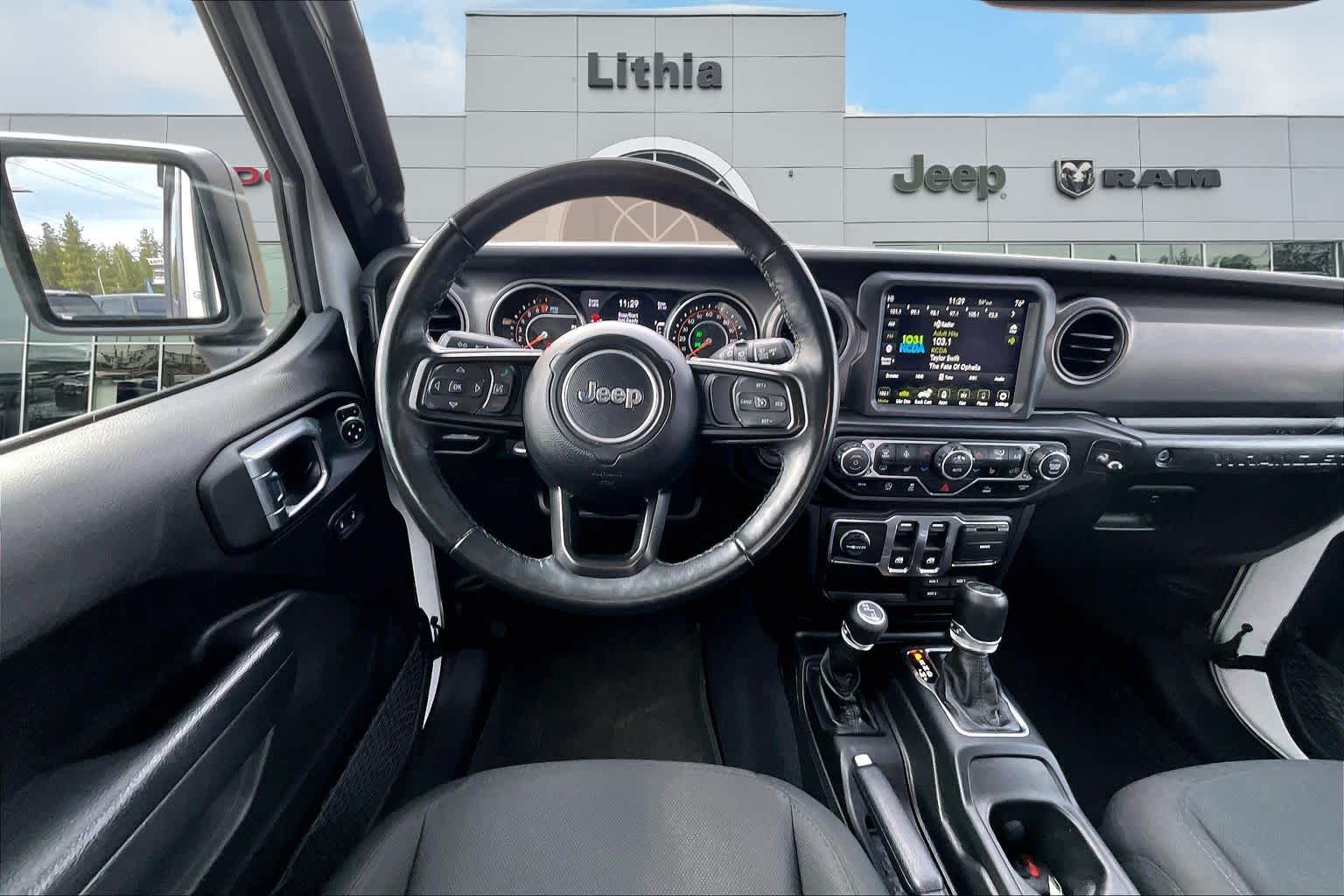 Thumbnail: 2022 Jeep Wrangler - 15