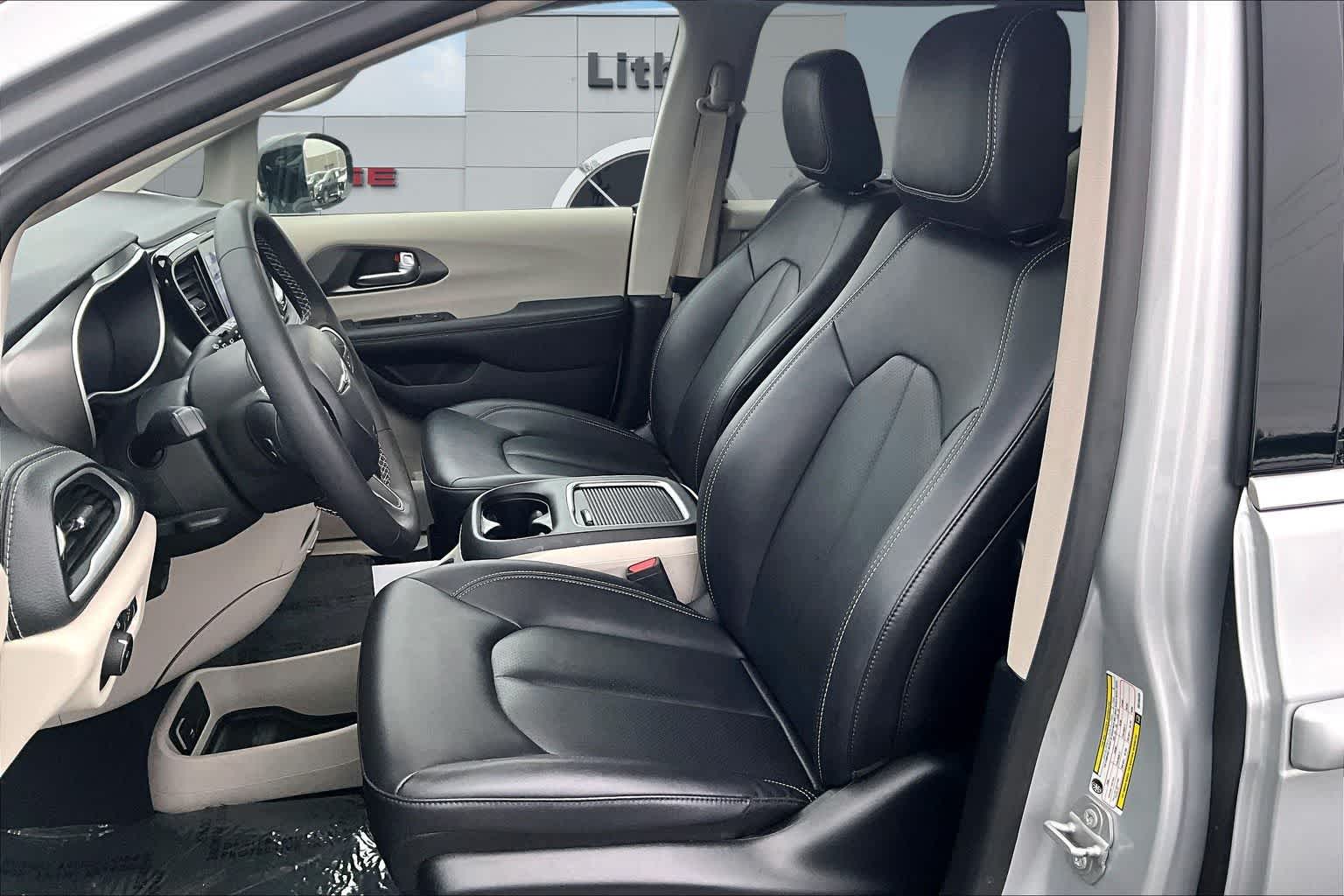 Thumbnail: 2024 Chrysler Pacifica - 11