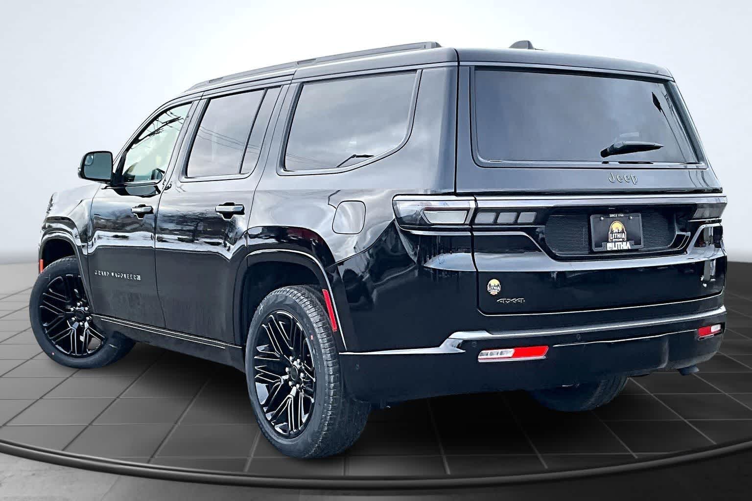 Thumbnail: 2026 Jeep Grand Wagoneer - 4