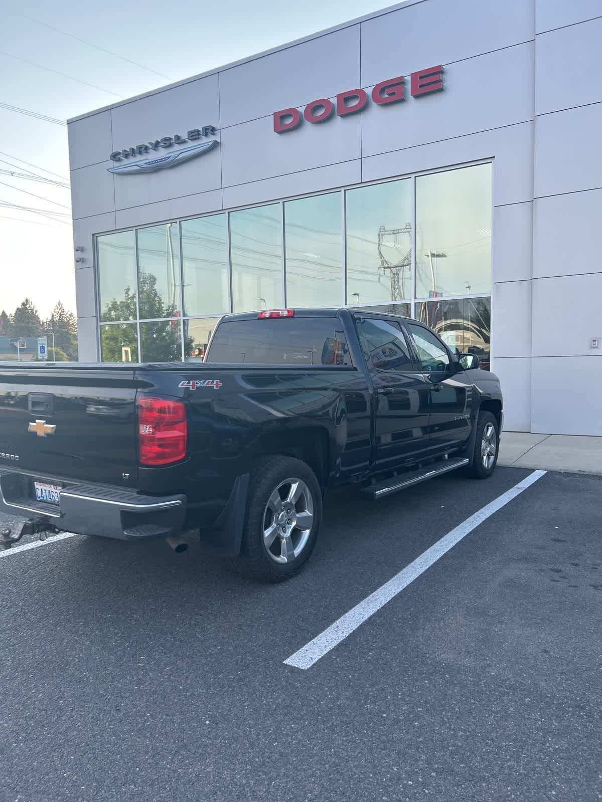 2017 Chevrolet Silverado 1500 LT photo 4