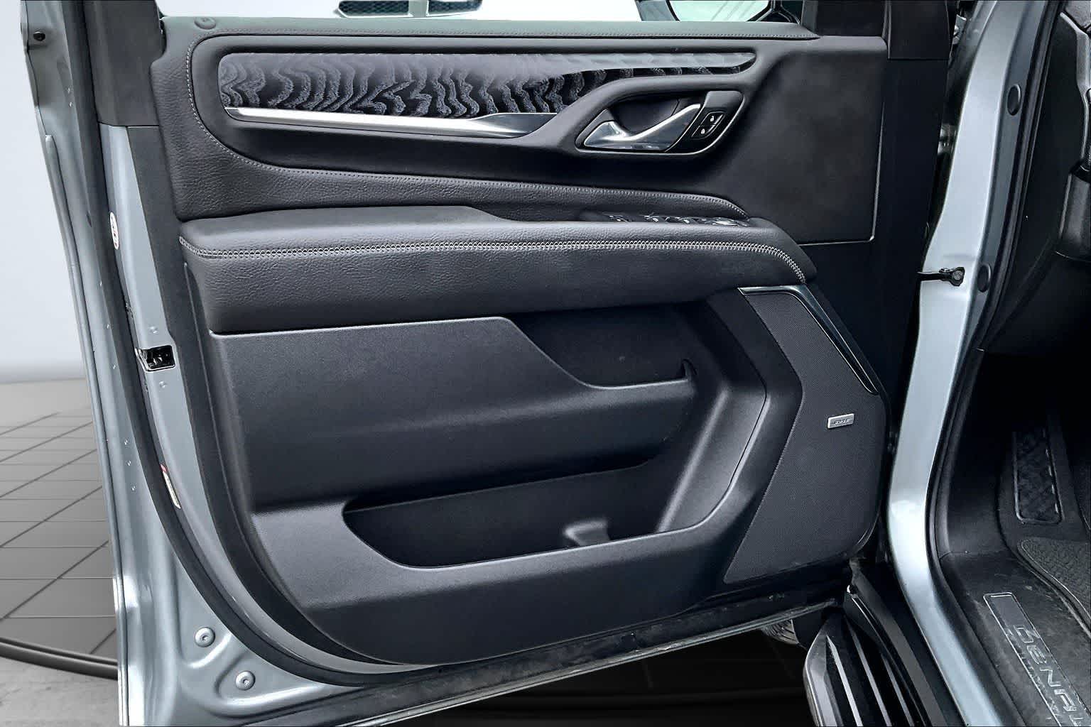 Thumbnail: 2024 GMC Yukon - 28