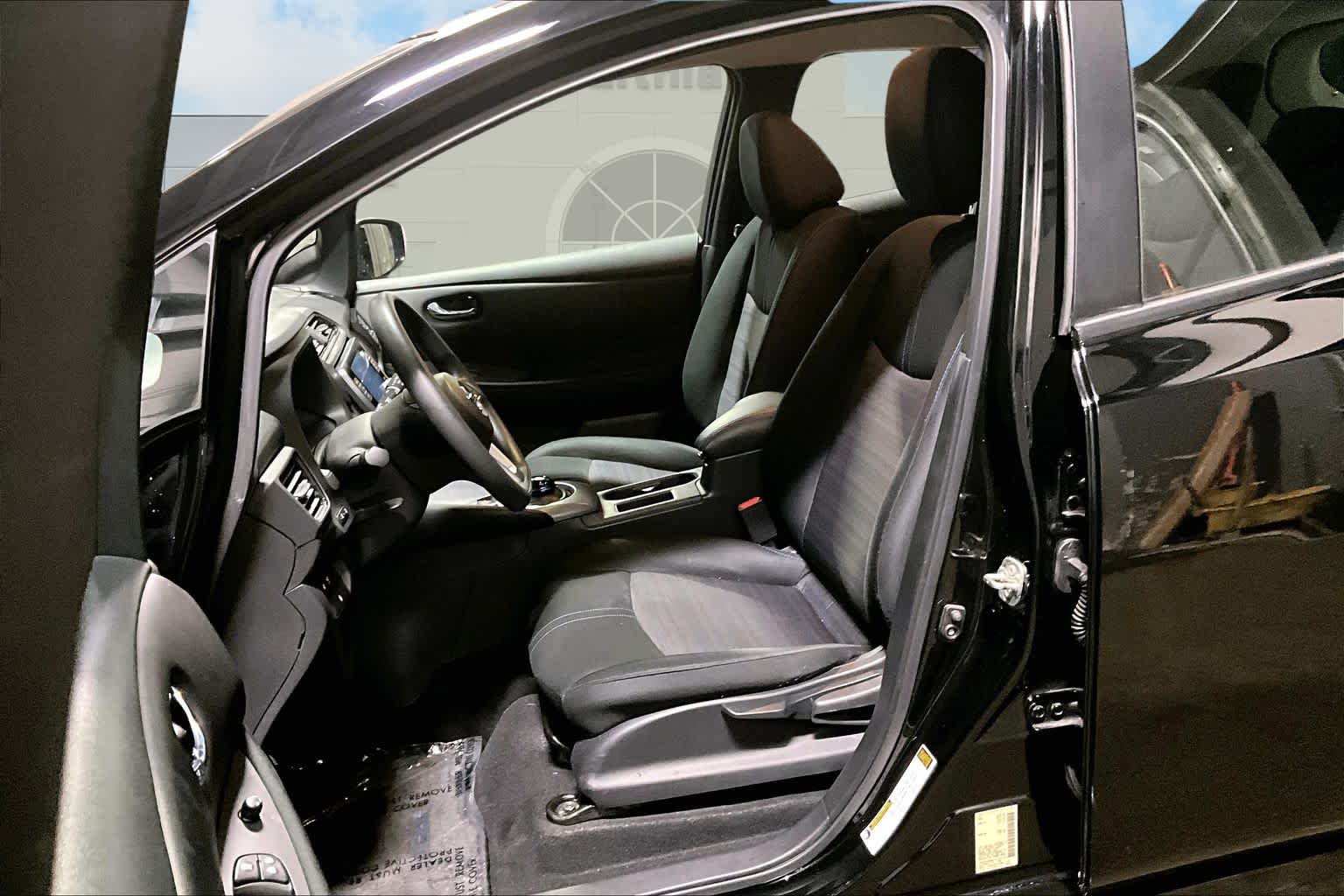 Thumbnail: 2022 Nissan Leaf - 11