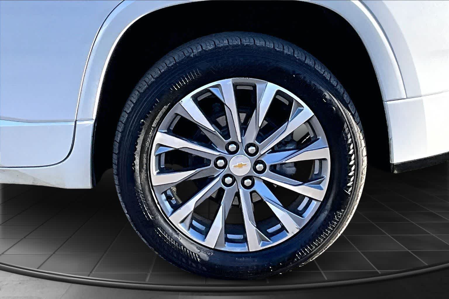 Thumbnail: 2023 Chevrolet Traverse - 36