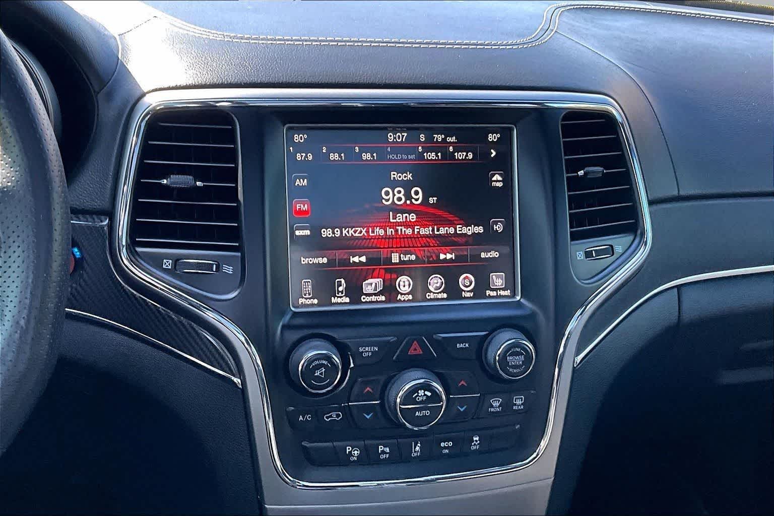 Thumbnail: 2017 Jeep Grand Cherokee - 16