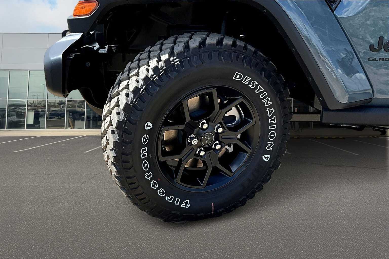 Thumbnail: 2025 Jeep Gladiator - 8