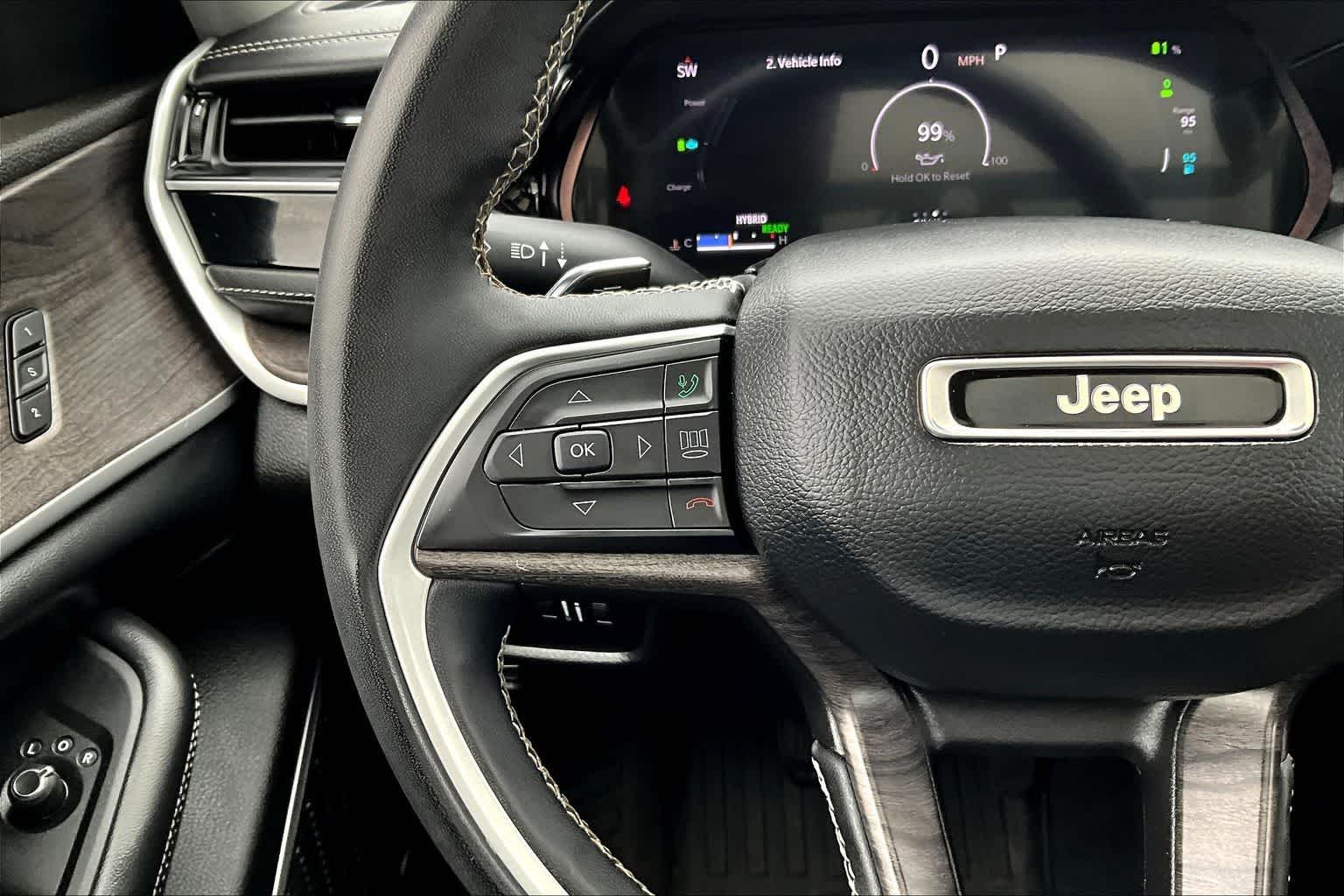 Thumbnail: 2022 Jeep Grand Cherokee - 25