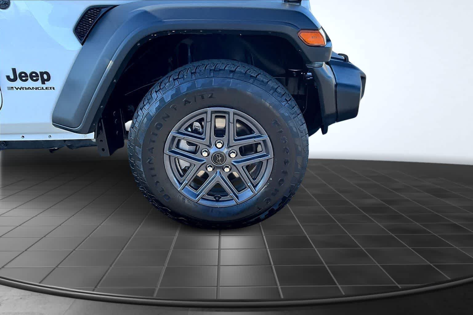 Thumbnail: 2024 Jeep Wrangler - 34