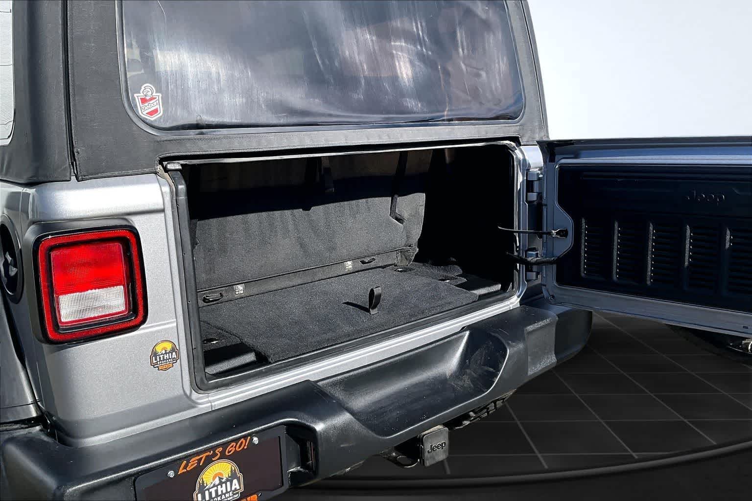 Thumbnail: 2021 Jeep Wrangler - 19