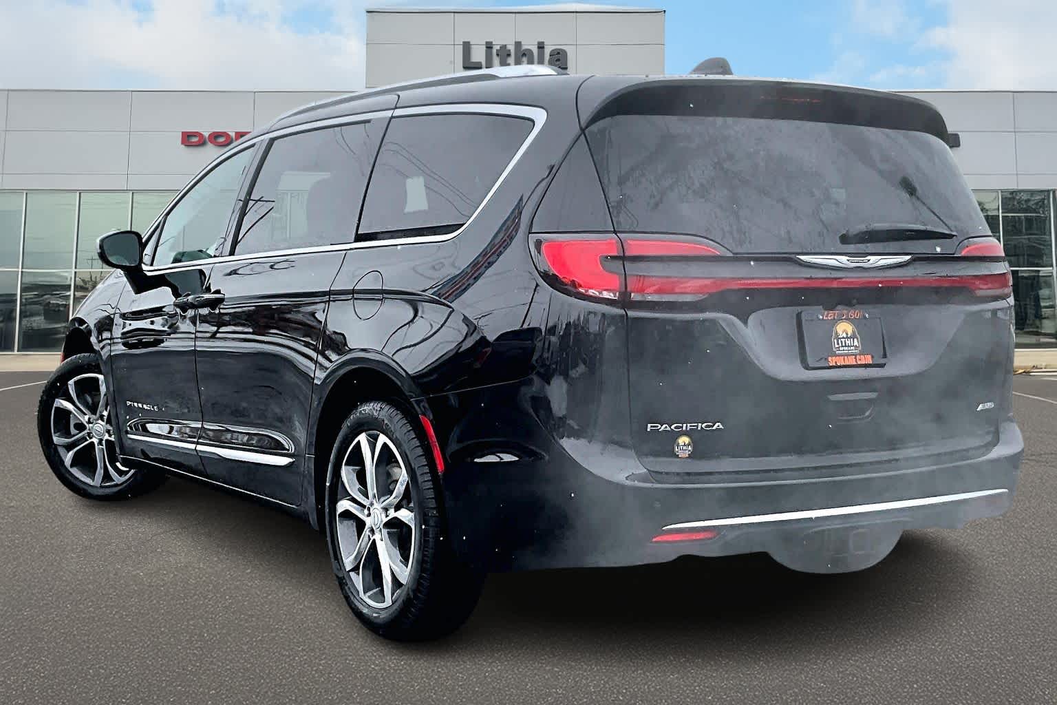 Thumbnail: 2026 Chrysler Pacifica - 4