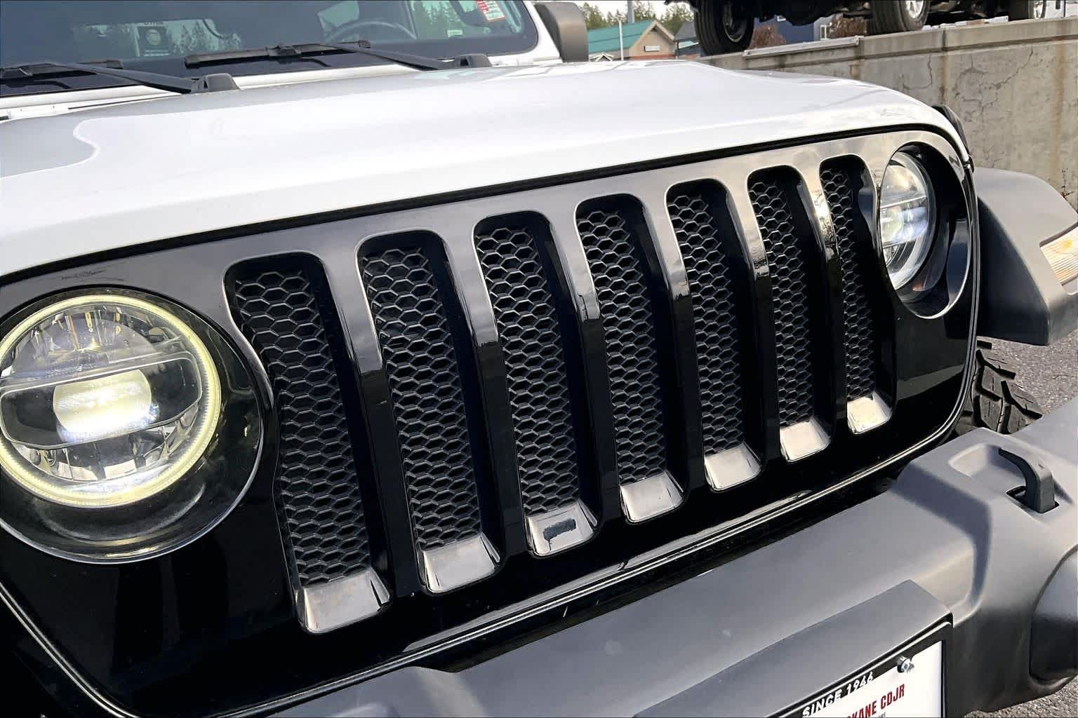 Thumbnail: 2022 Jeep Wrangler - 33