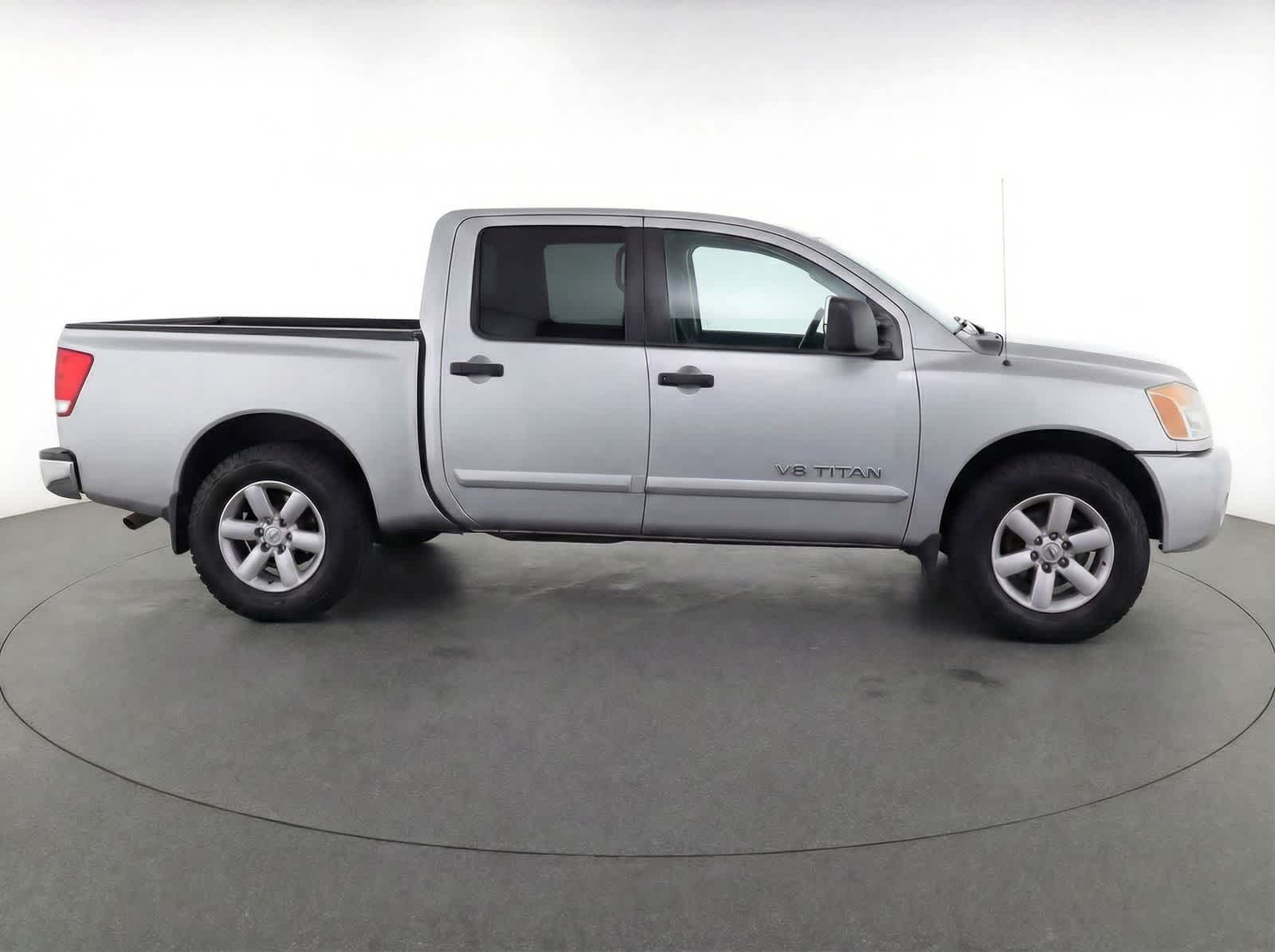 Thumbnail: 2012 Nissan Titan - 8