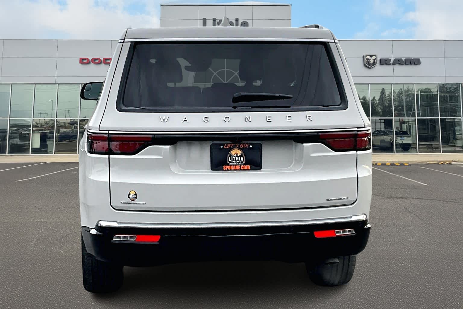 Thumbnail: 2022 Jeep Wagoneer - 5