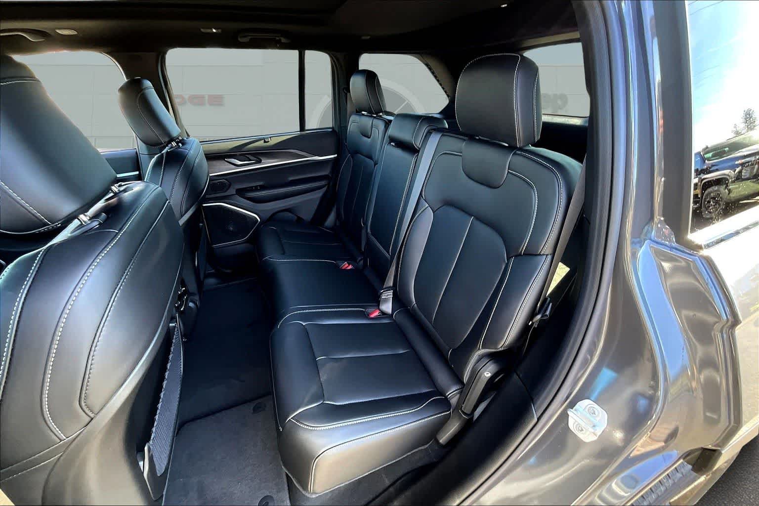 Thumbnail: 2025 Jeep Grand Cherokee - 13