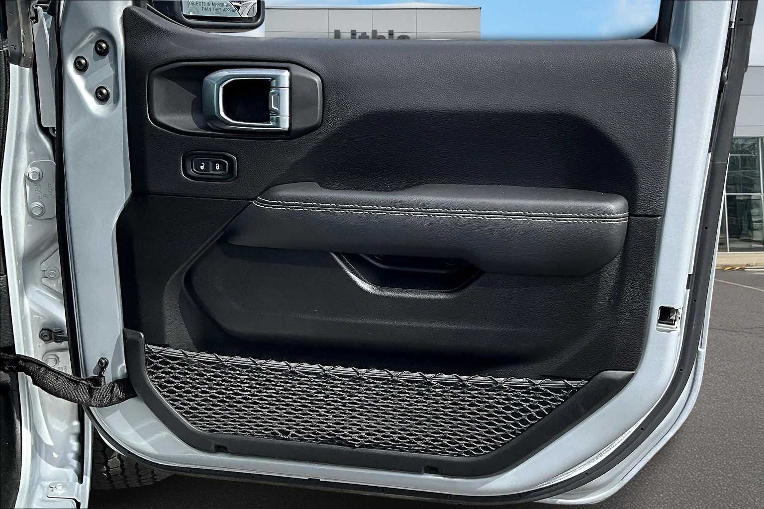 Thumbnail: 2023 Jeep Wrangler - 29
