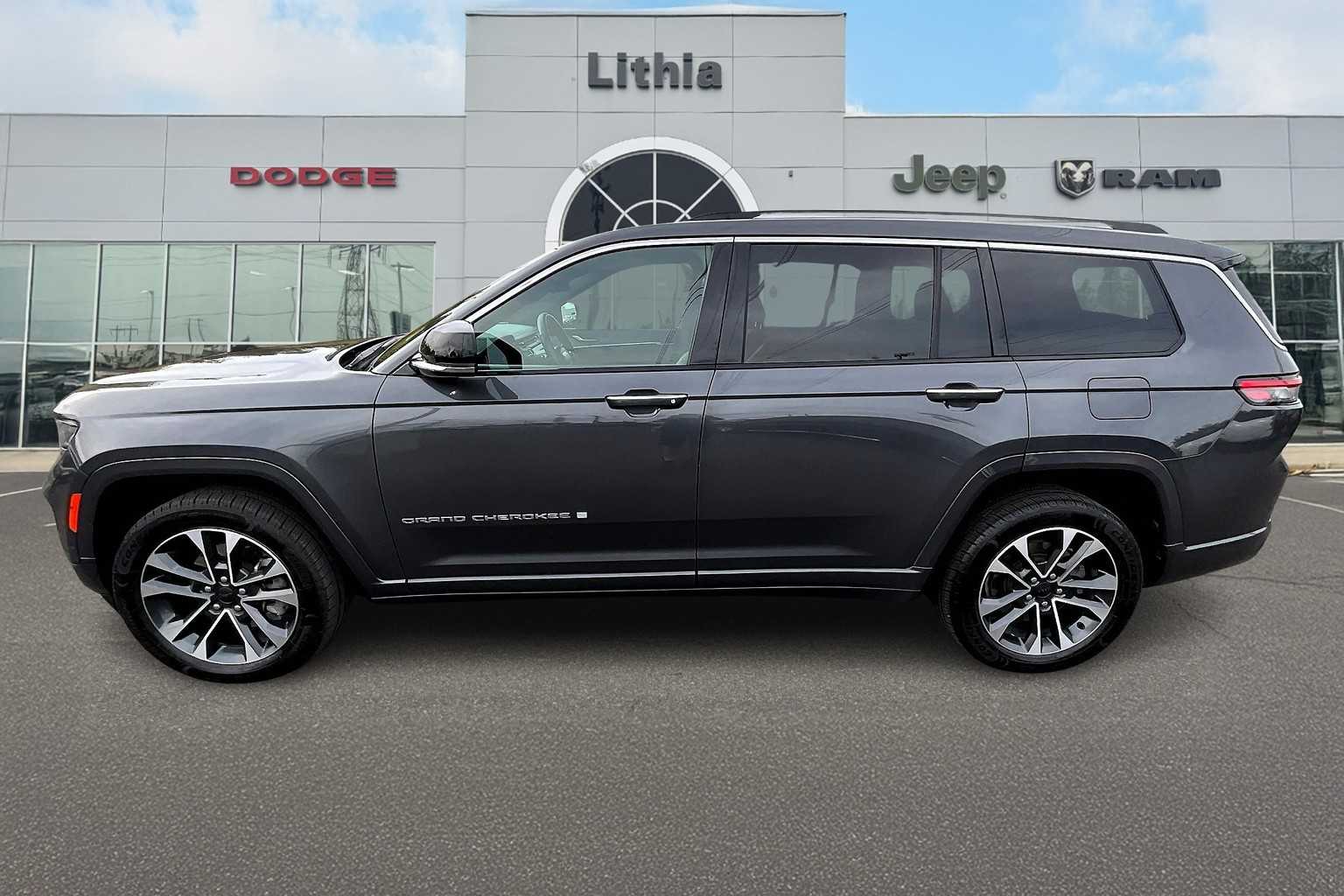 2021 Jeep Grand Cherokee Overland photo 3