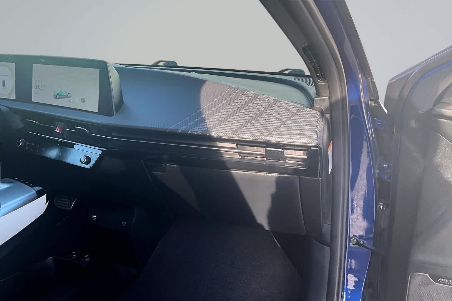 Thumbnail: 2023 Kia EV6 - 24