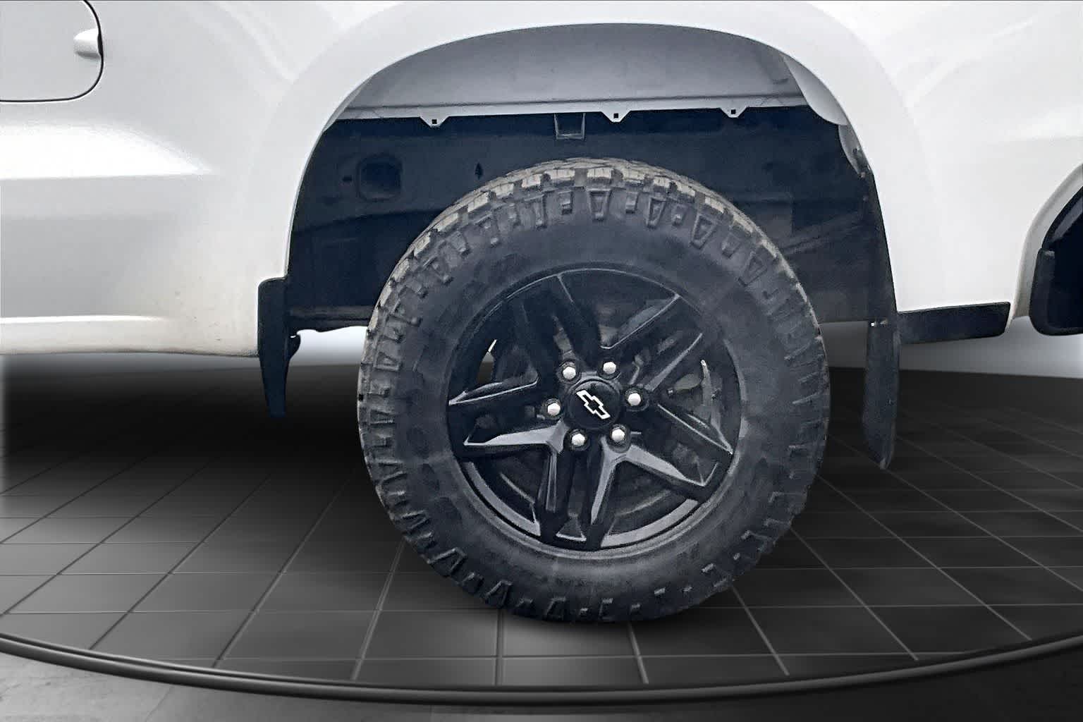 Thumbnail: 2021 Chevrolet Silverado 1500 - 36