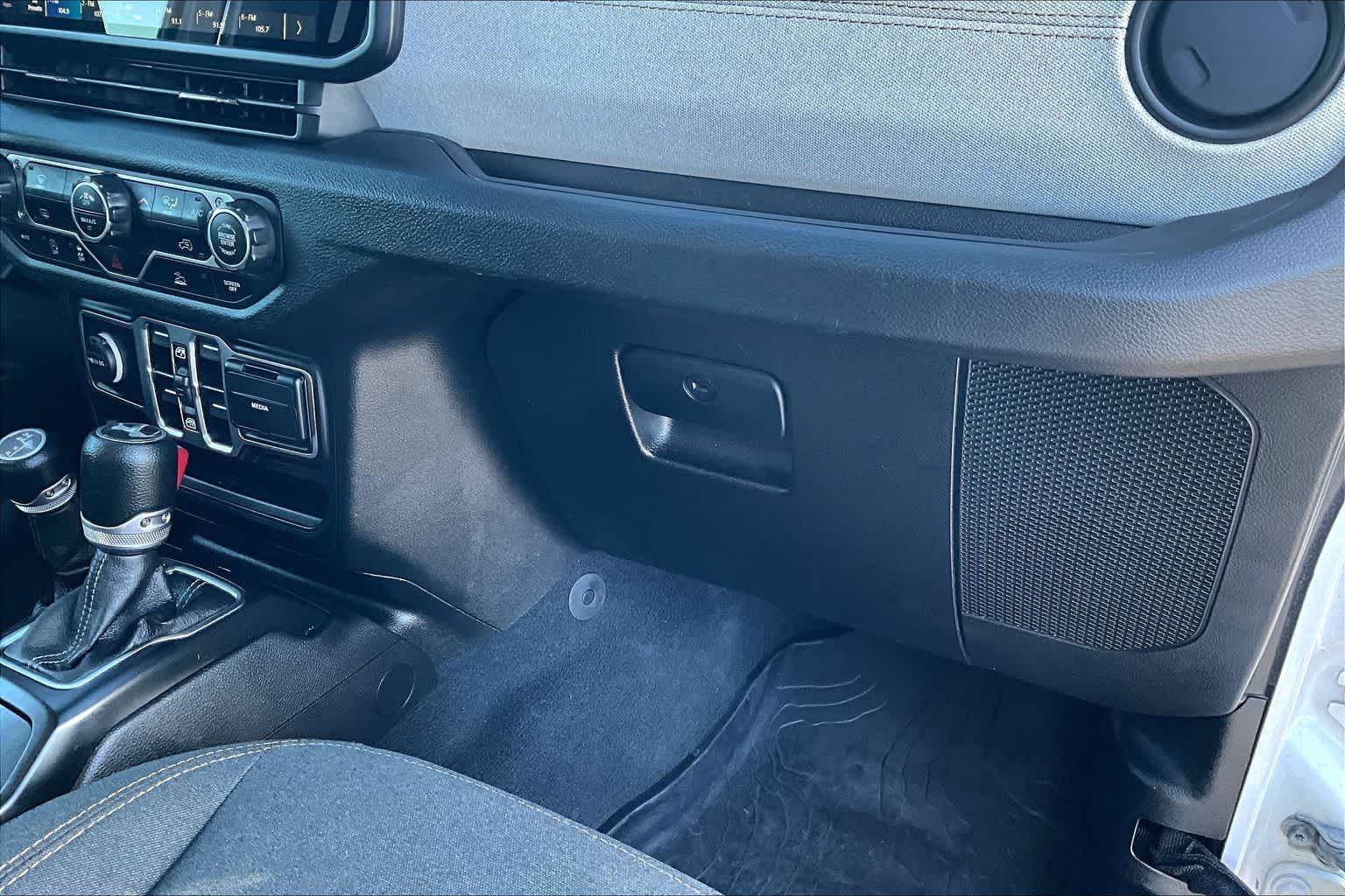 Thumbnail: 2024 Jeep Wrangler - 24