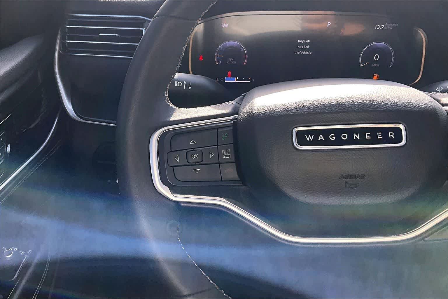 Thumbnail: 2022 Jeep Wagoneer - 24