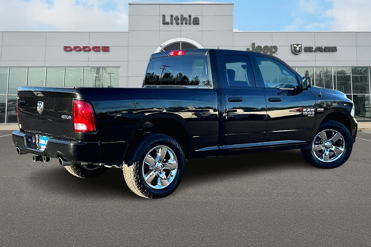 Thumbnail: 2019 RAM 1500 Classic - 23