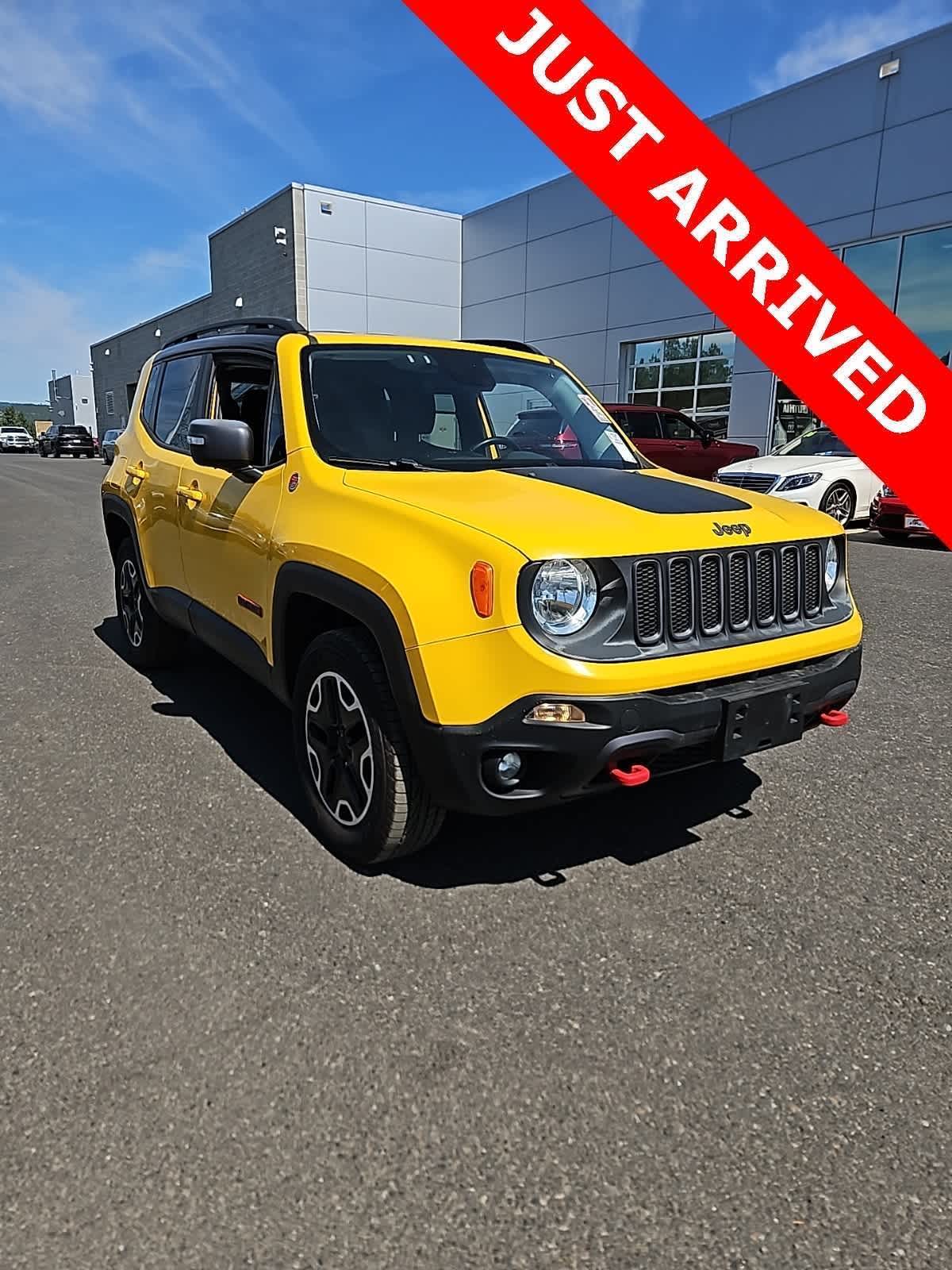 Thumbnail: 2016 Jeep Renegade - 3