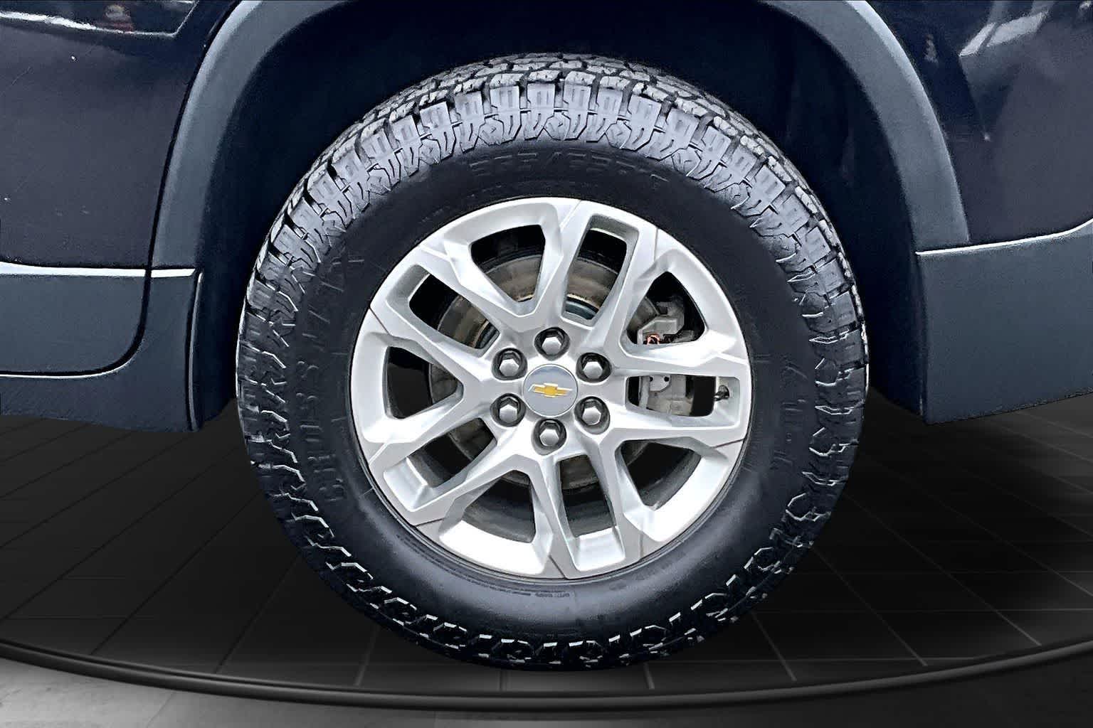 Thumbnail: 2021 Chevrolet Traverse - 36