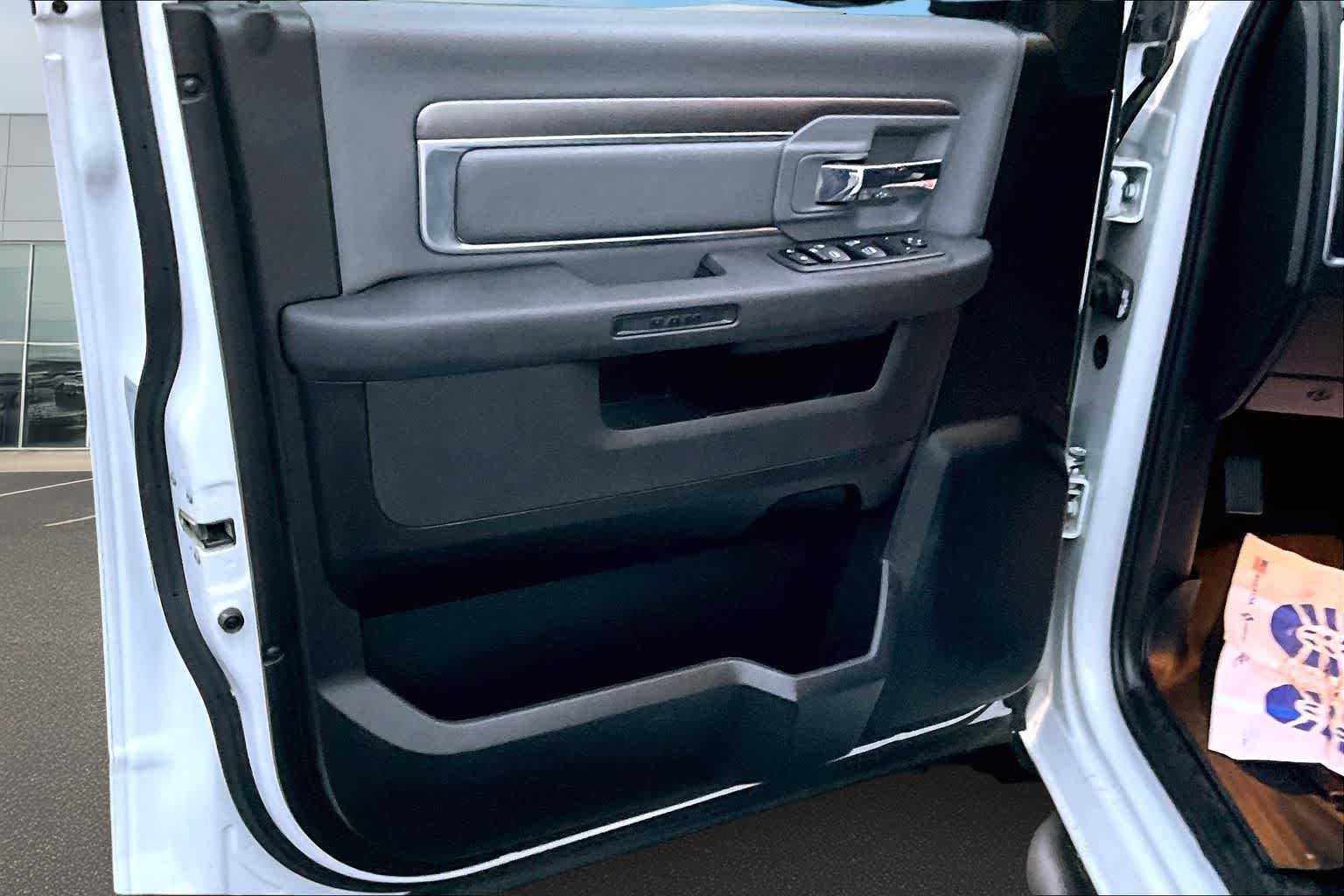 Thumbnail: 2021 RAM 1500 Classic - 28