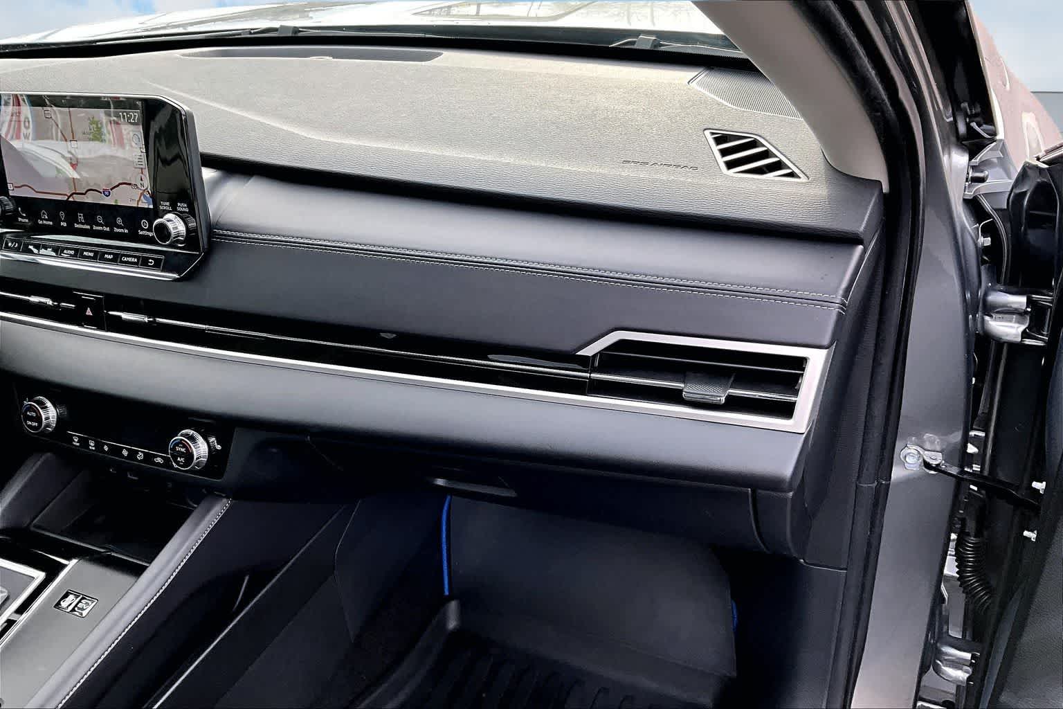 Thumbnail: 2023 Mitsubishi Outlander - 24