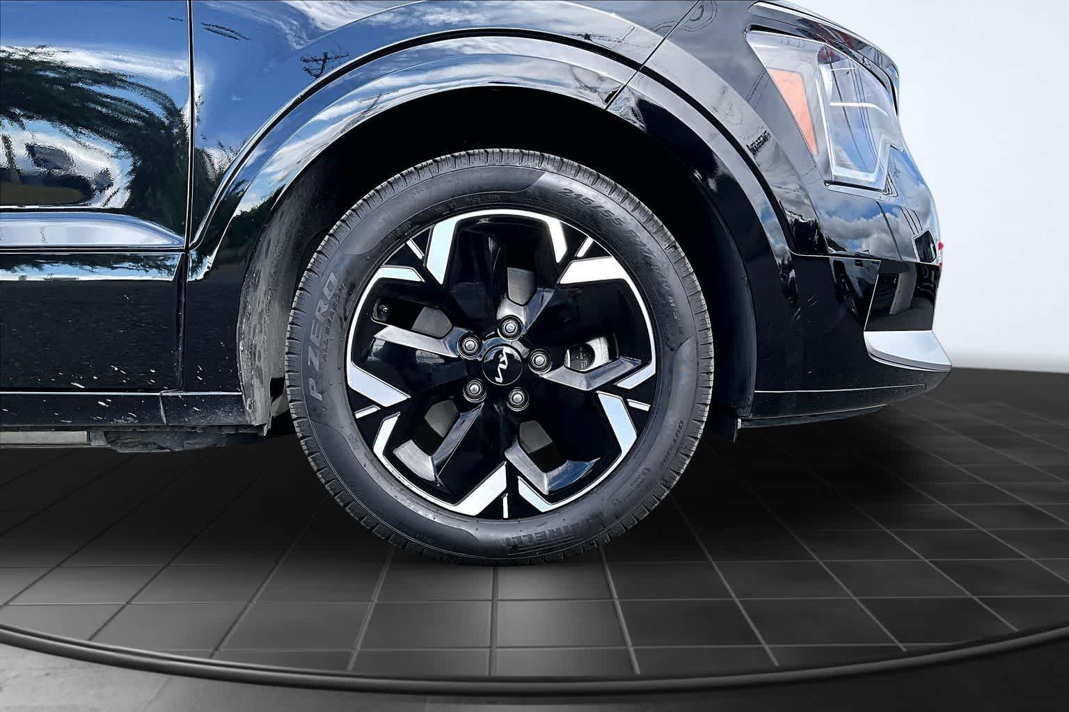 Thumbnail: 2023 Kia Niro - 33