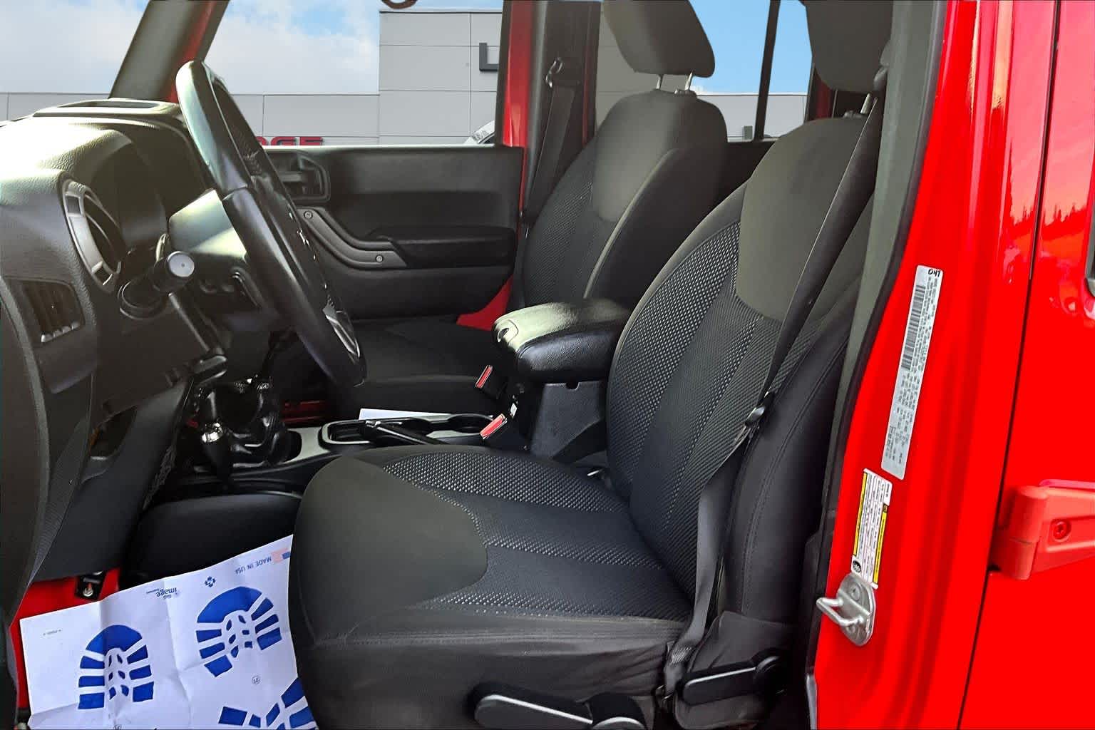 Thumbnail: 2016 Jeep Wrangler - 11