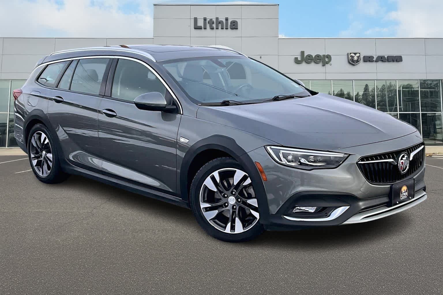 Thumbnail: 2018 Buick Regal - 22