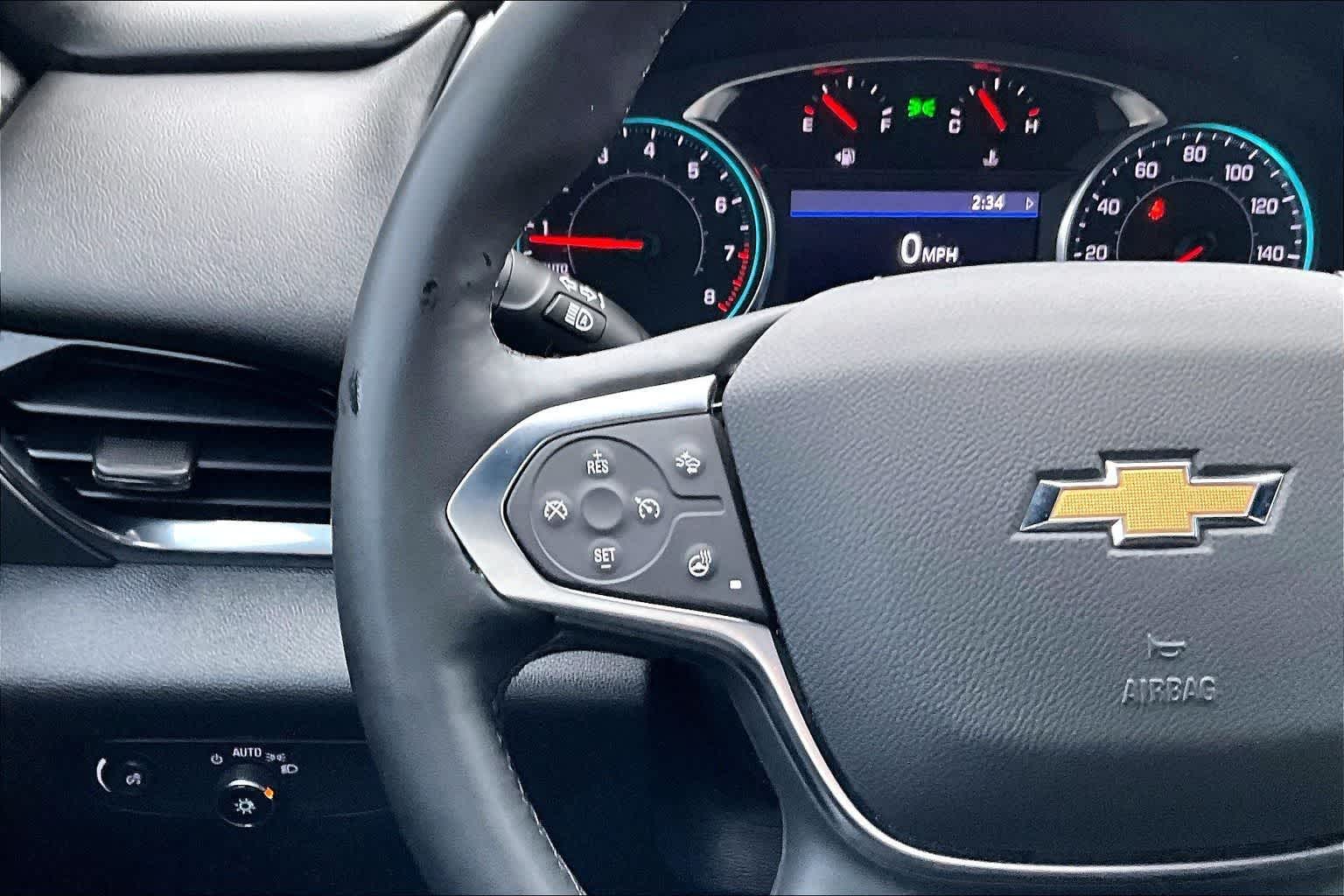 Thumbnail: 2023 Chevrolet Traverse - 25