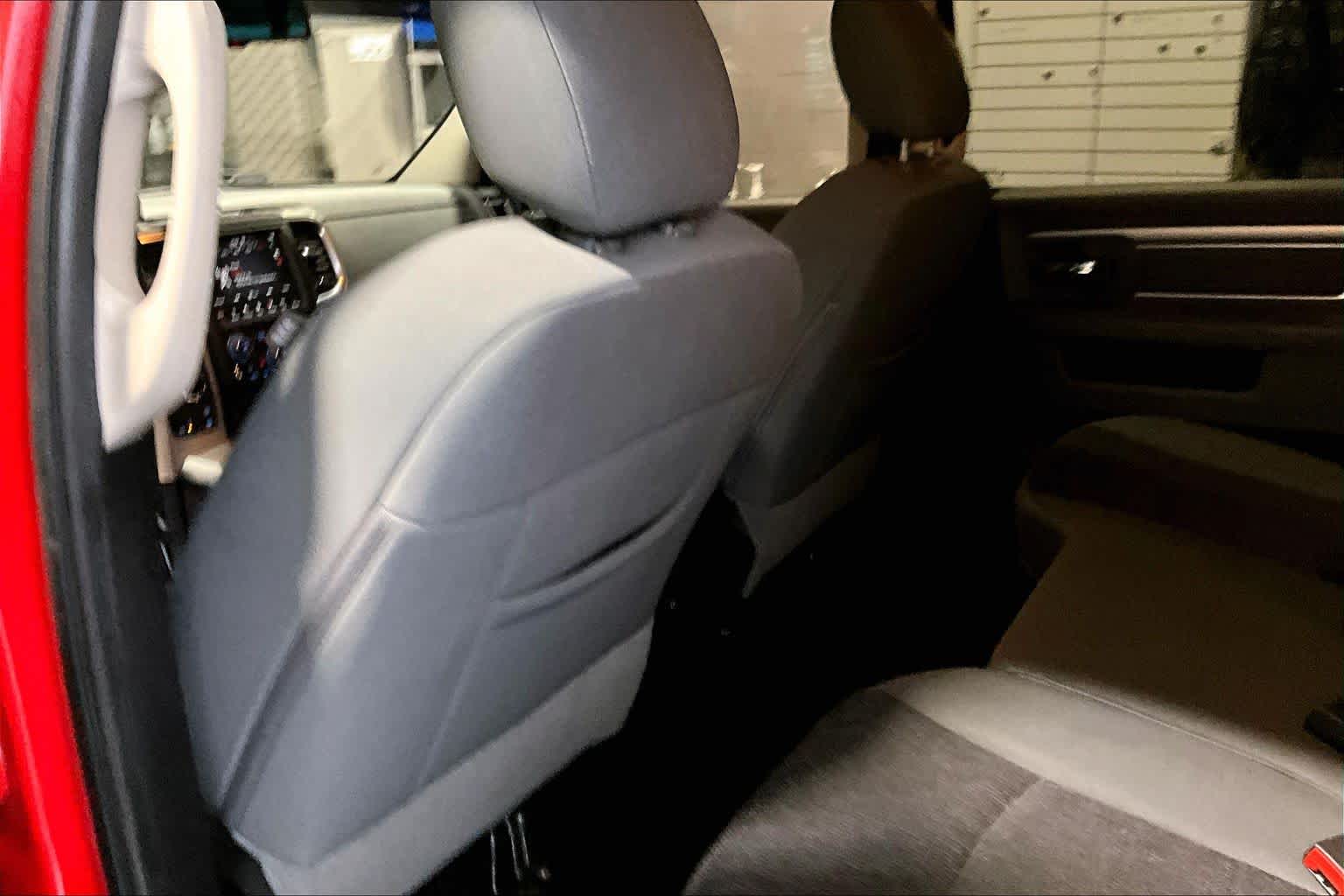 Thumbnail: 2019 RAM 1500 Classic - 12