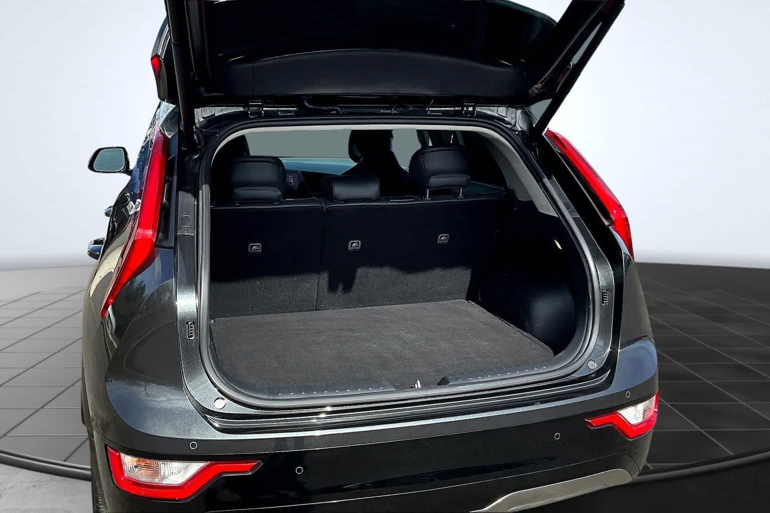 Thumbnail: 2024 Kia Niro - 19