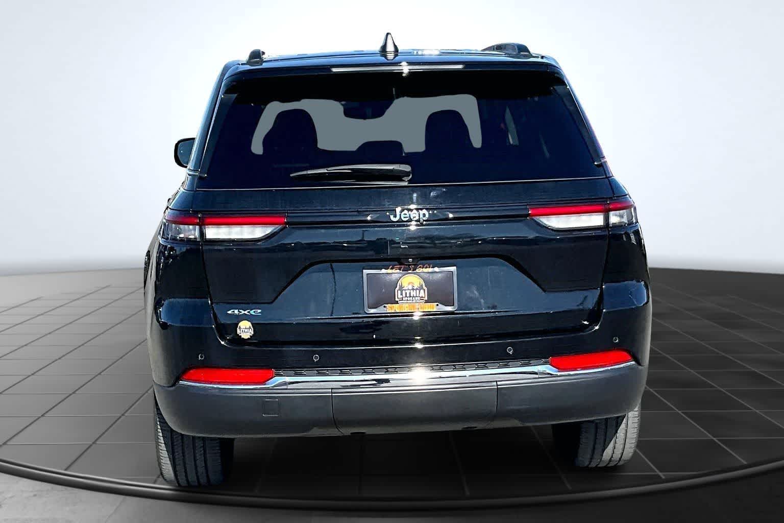 Thumbnail: 2022 Jeep Grand Cherokee - 5