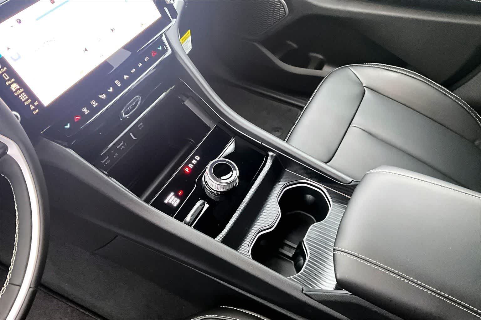 Thumbnail: 2026 Jeep Grand Cherokee - 17