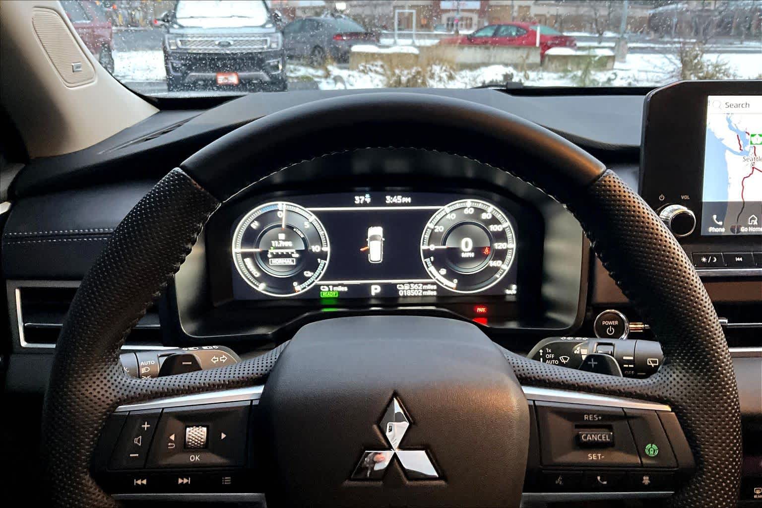 Thumbnail: 2023 Mitsubishi Outlander - 18