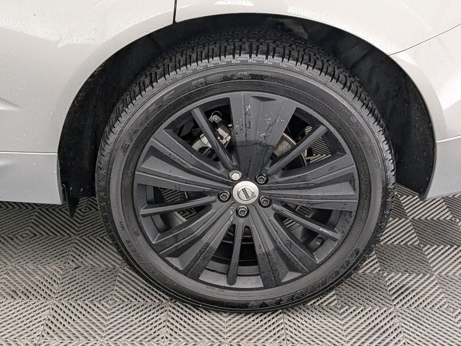 Thumbnail: 2022 Volvo XC60 - 14