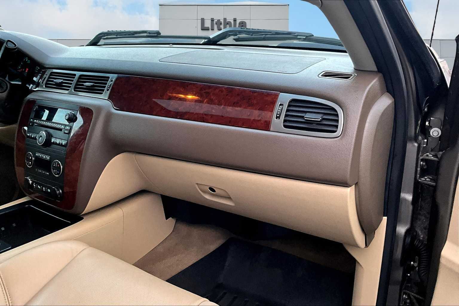 Thumbnail: 2012 Chevrolet Silverado 2500 - 24