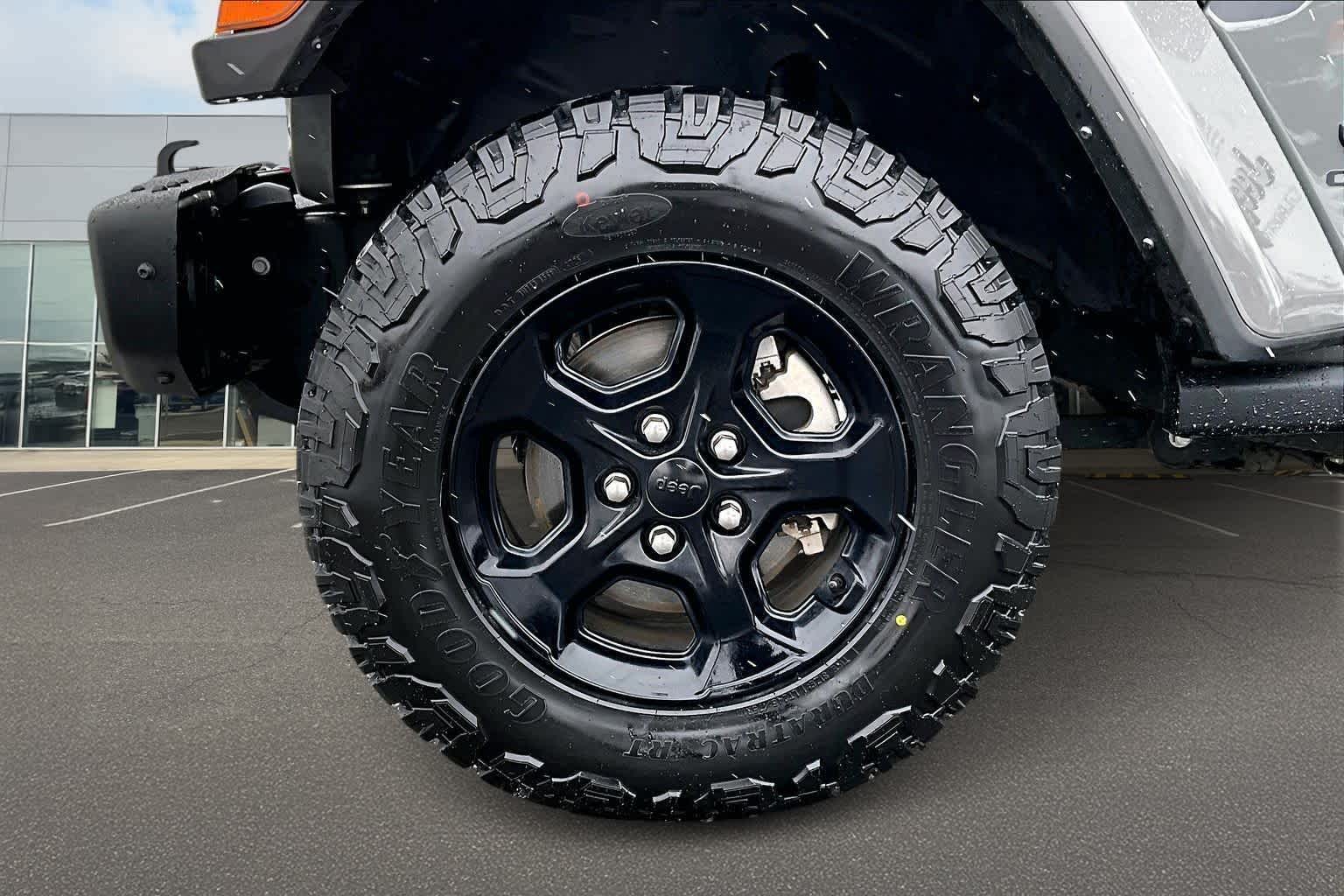 Thumbnail: 2021 Jeep Gladiator - 8