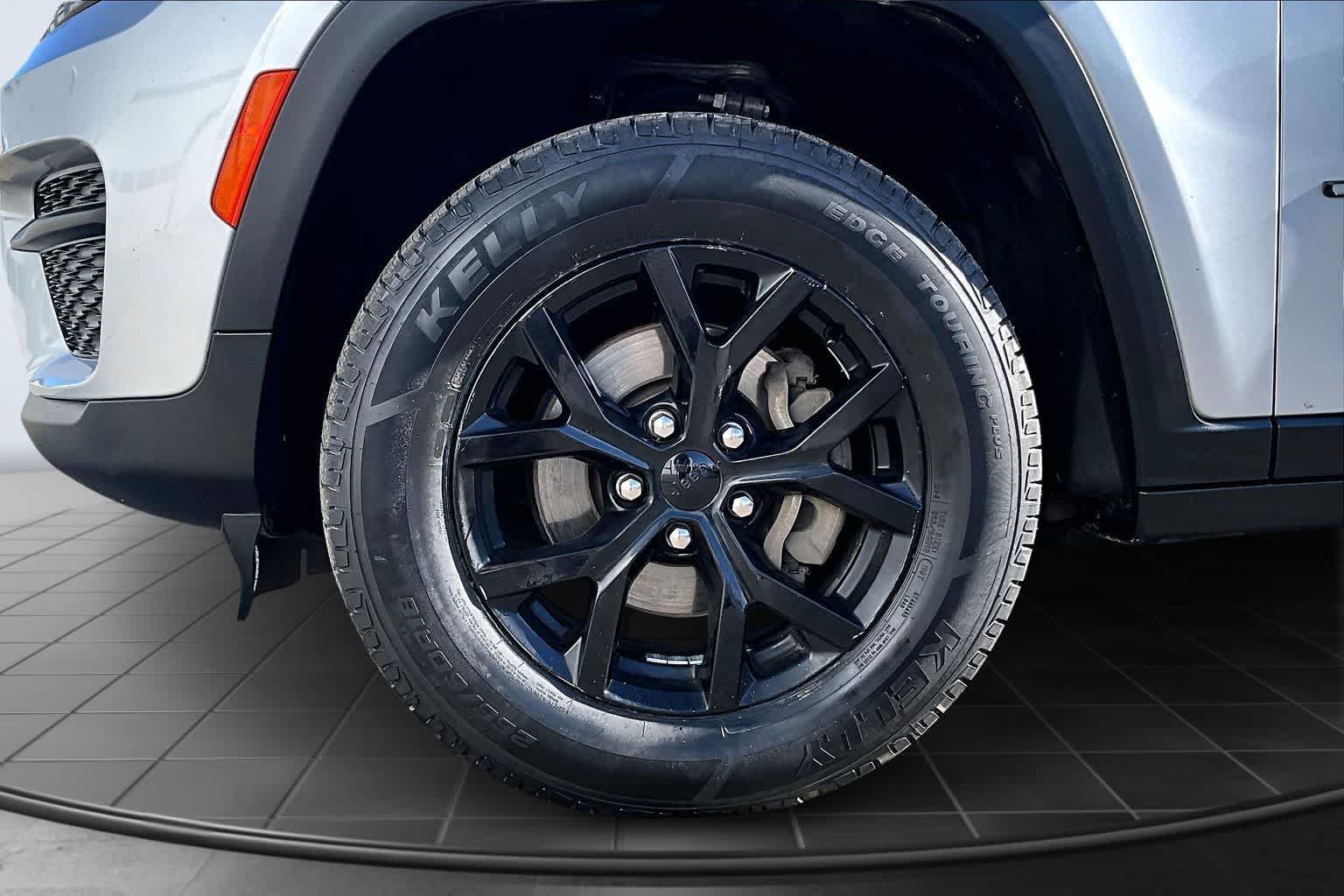 Thumbnail: 2024 Jeep Grand Cherokee - 8