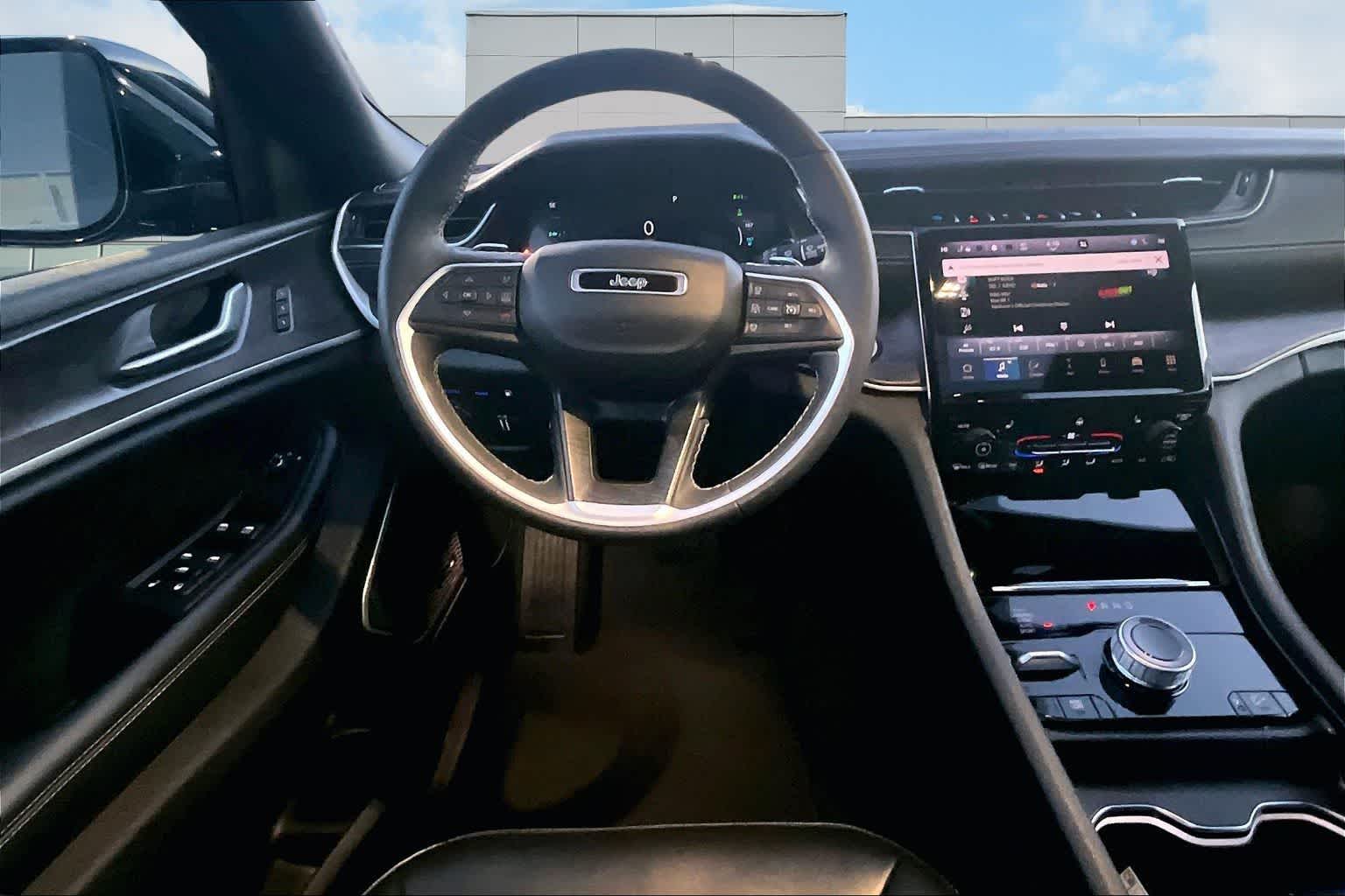 Thumbnail: 2024 Jeep Grand Cherokee - 16